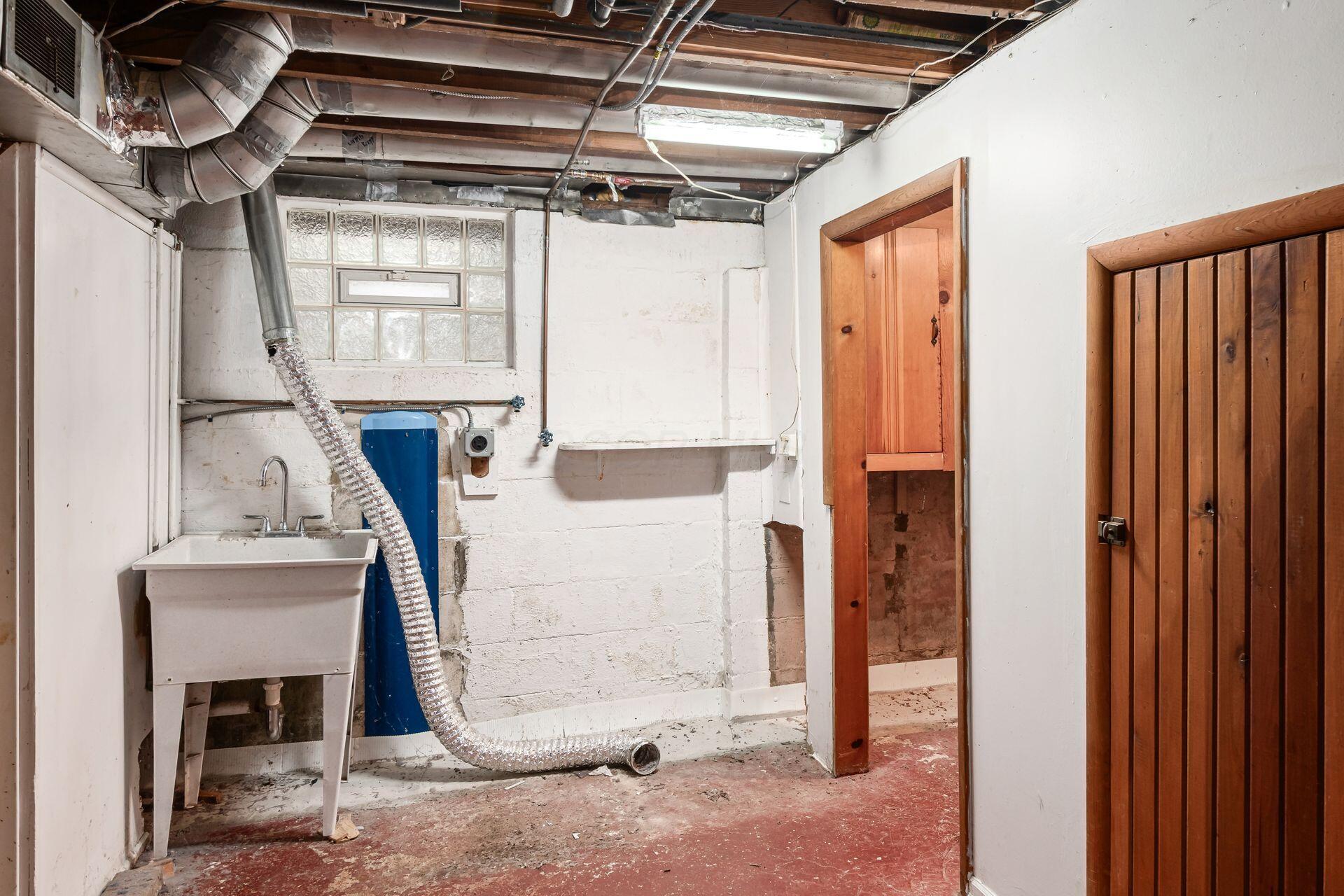 411 Garden Road Columbus, OH 43214 - Photo 31 of 40 laundry area in basement