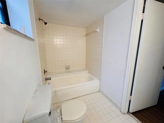 $1,475 | 2000 North Congress Avenue, Unit 204, West Palm Beach, FL 33401