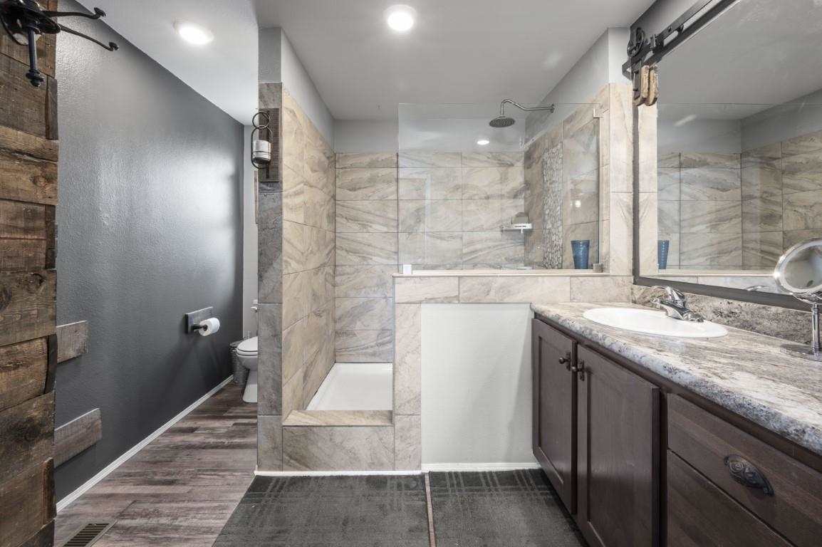 1792 10 Road Mack, CO 81525 - Photo 17 of 35 a bathroom with a sink and mirror