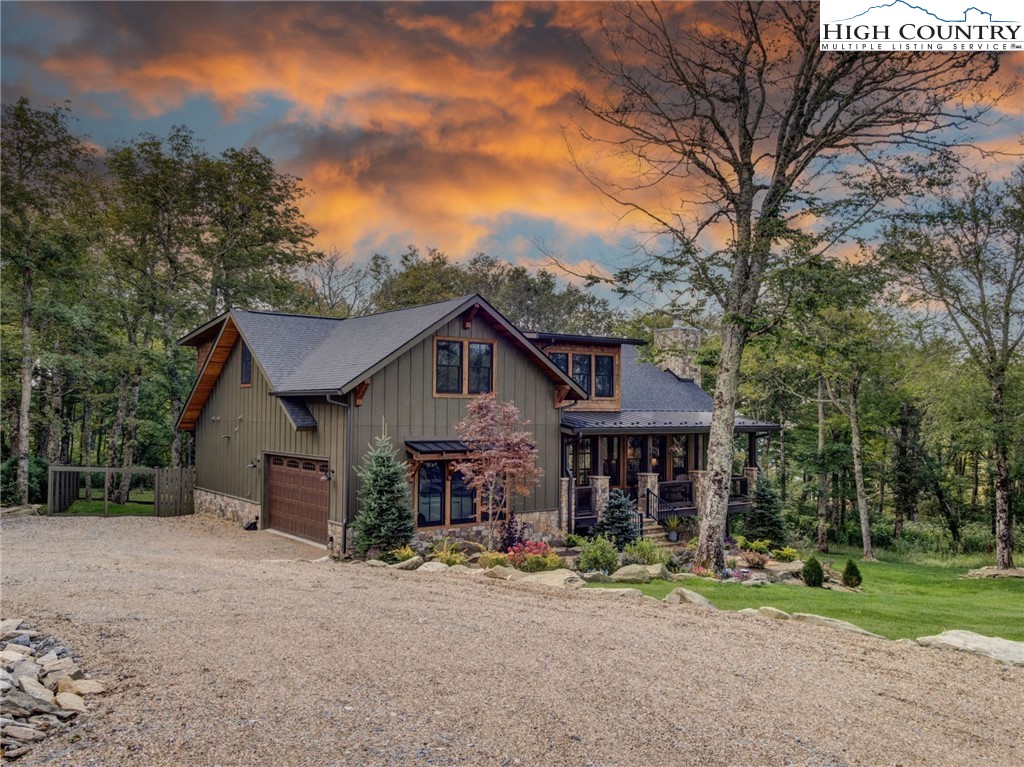 137 Green Cliffs Road Sugar Mountain, NC 28604 - Photo 4 of 48