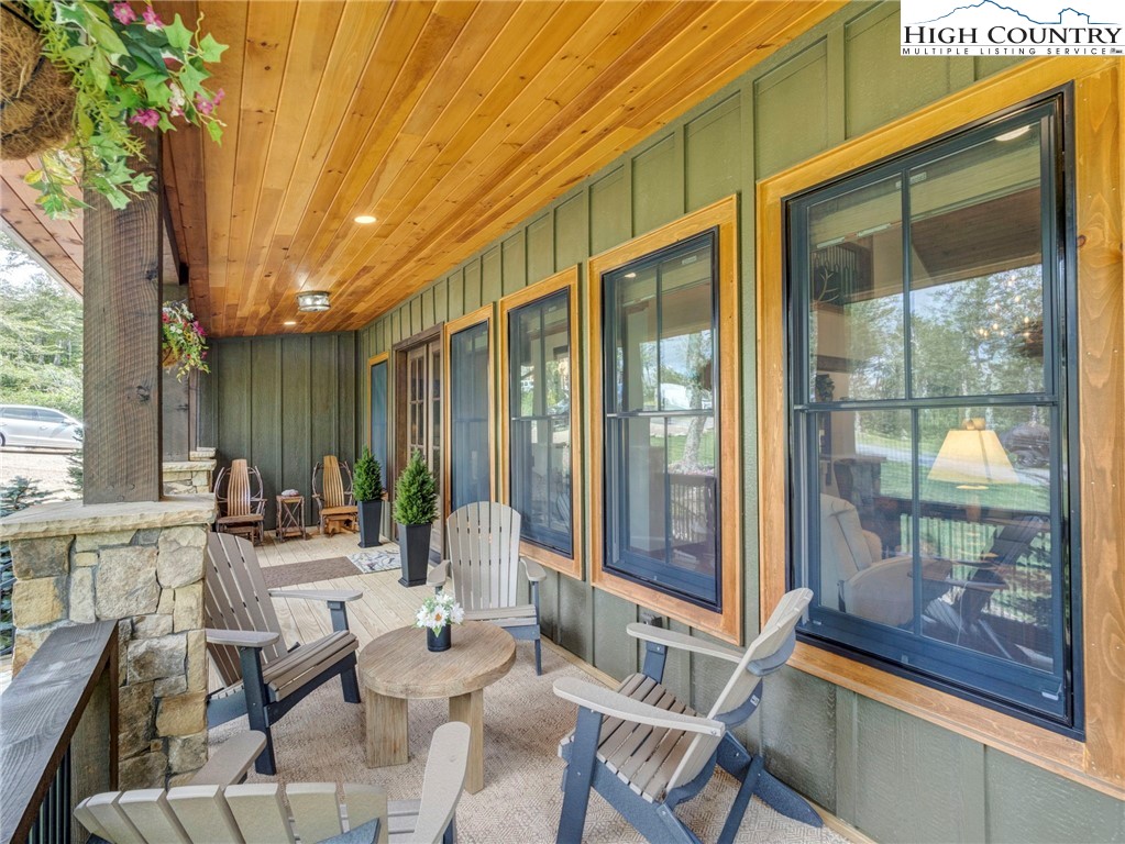 137 Green Cliffs Road Sugar Mountain, NC 28604 - Photo 6 of 48