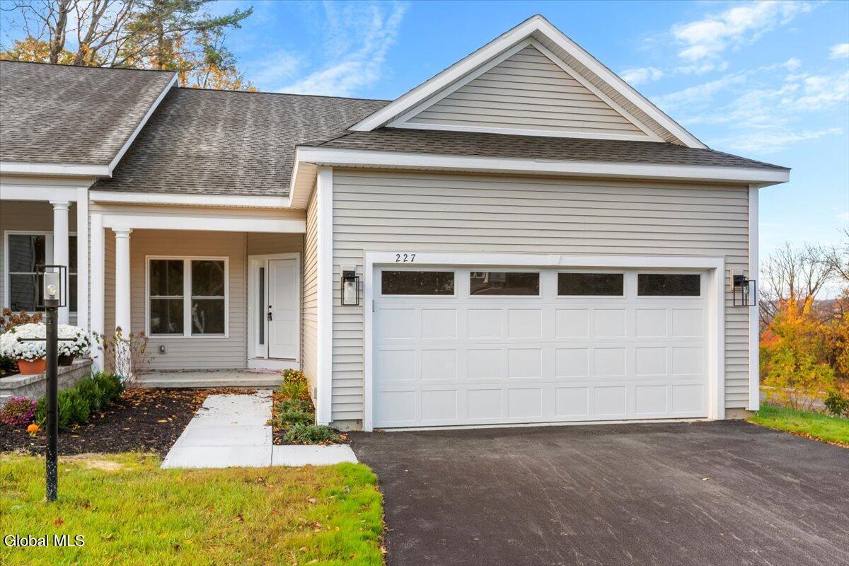 227 Cemetery Road Troy, NY 12182 - Photo 3 of 32 10-MW2_8586