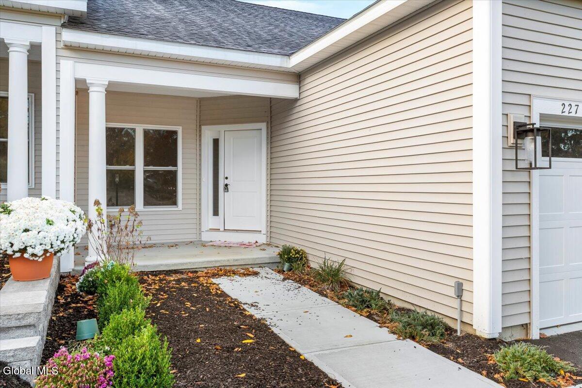 227 Cemetery Road Troy, NY 12182 - Photo 4 of 32 13-MW2_8598