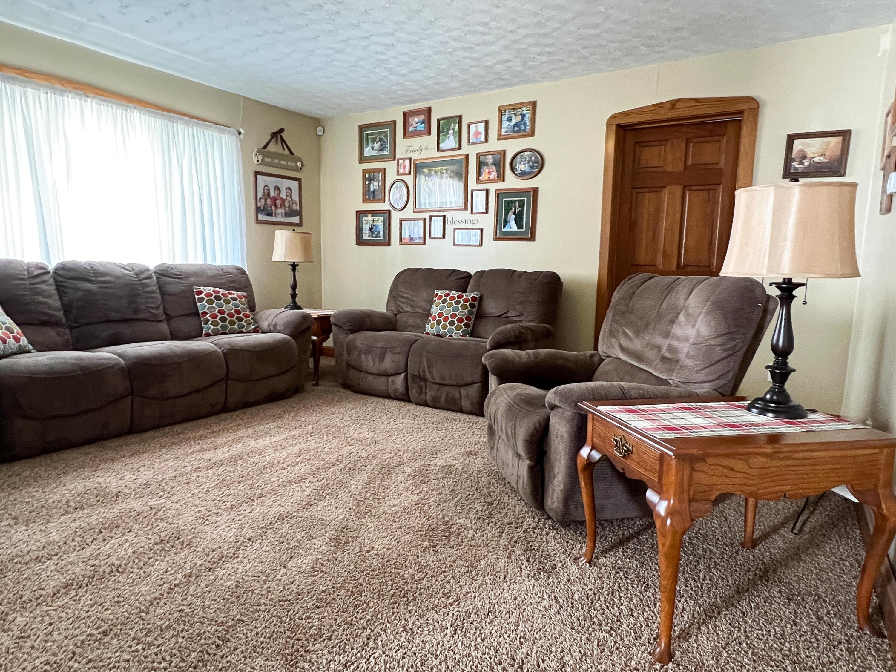 107 Union Street Edison, OH 43320 - Photo 13 of 47 Living Room