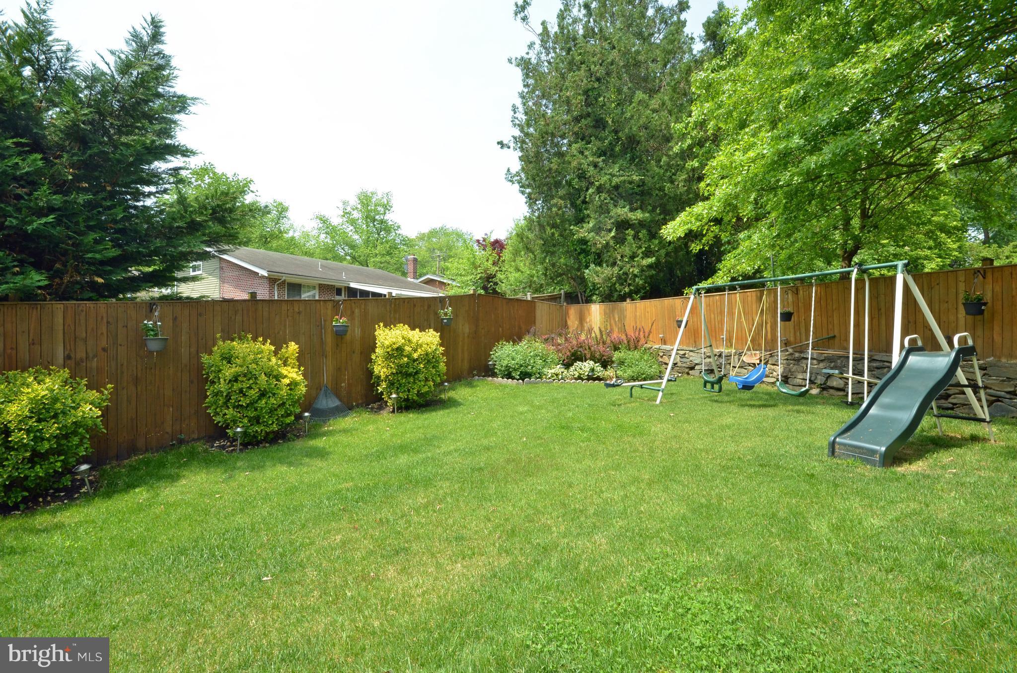 11204 Bybee Street Silver Spring, MD 20902 - Photo 22 of 24 PRIVACY
