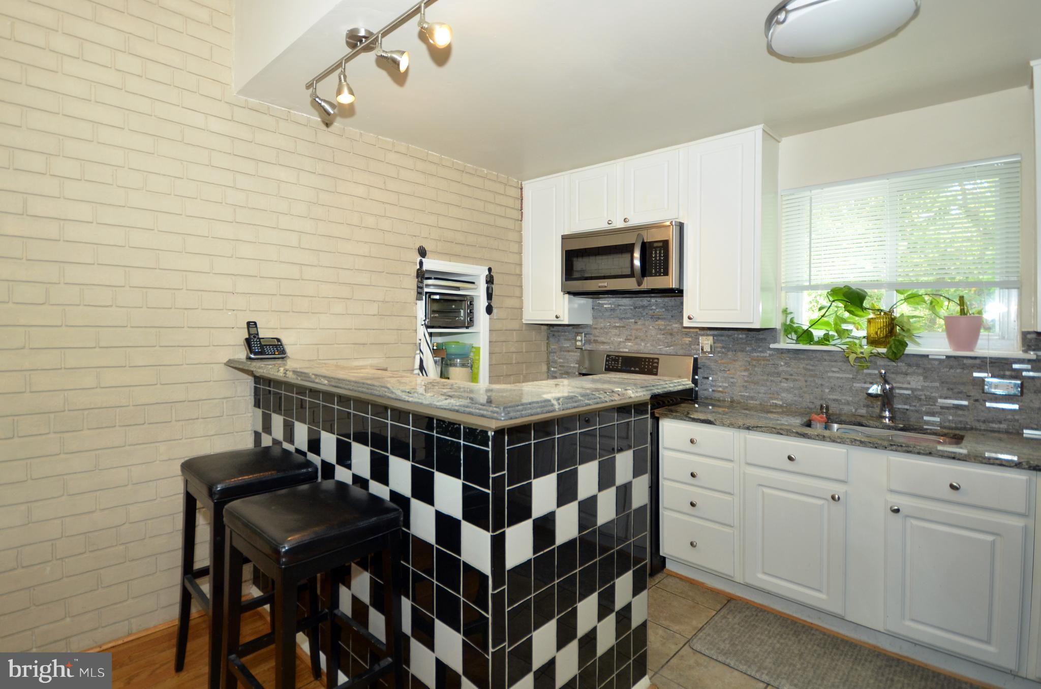 11204 Bybee Street Silver Spring, MD 20902 - Photo 5 of 24 ISLAND
