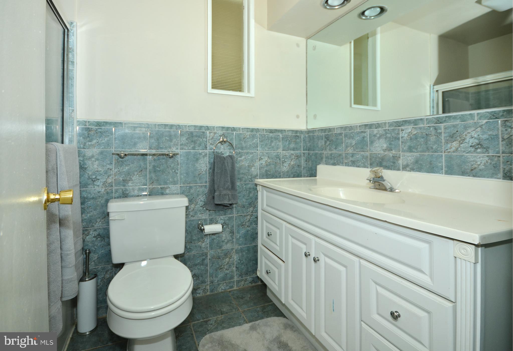 11204 Bybee Street Silver Spring, MD 20902 - Photo 8 of 24 FULL BATH 2 OF 3