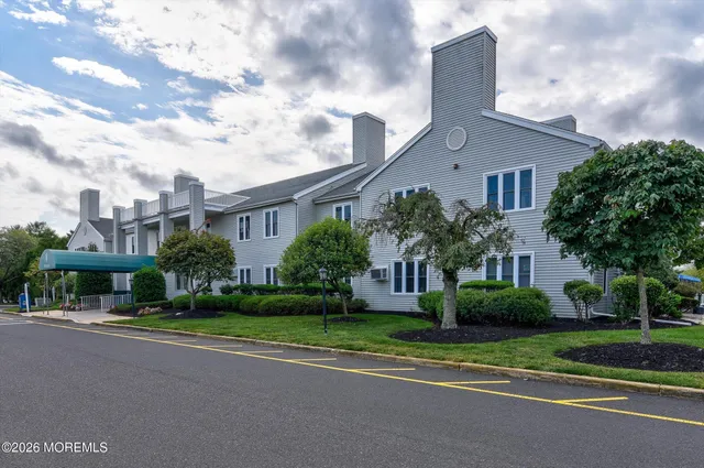 $439,000 | 80 Parkway Drive, Unit D, Freehold, NJ 07728
