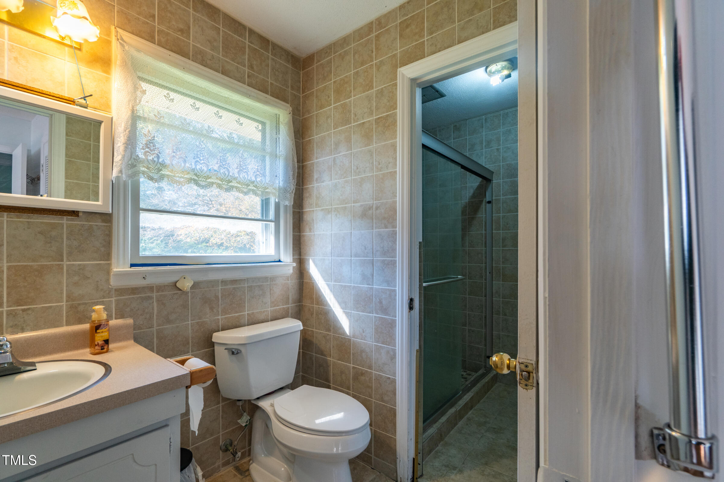 2414 Buckingham Road Burlington, NC 27217 - Photo 18 of 33 DSC08081-HDR