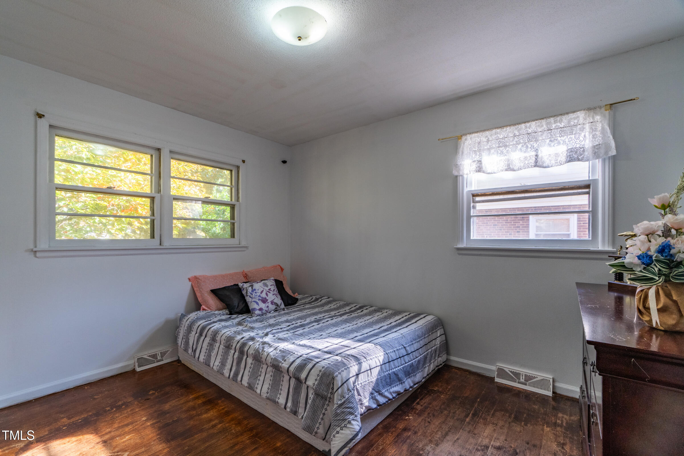 2414 Buckingham Road Burlington, NC 27217 - Photo 24 of 33 DSC08066-HDR