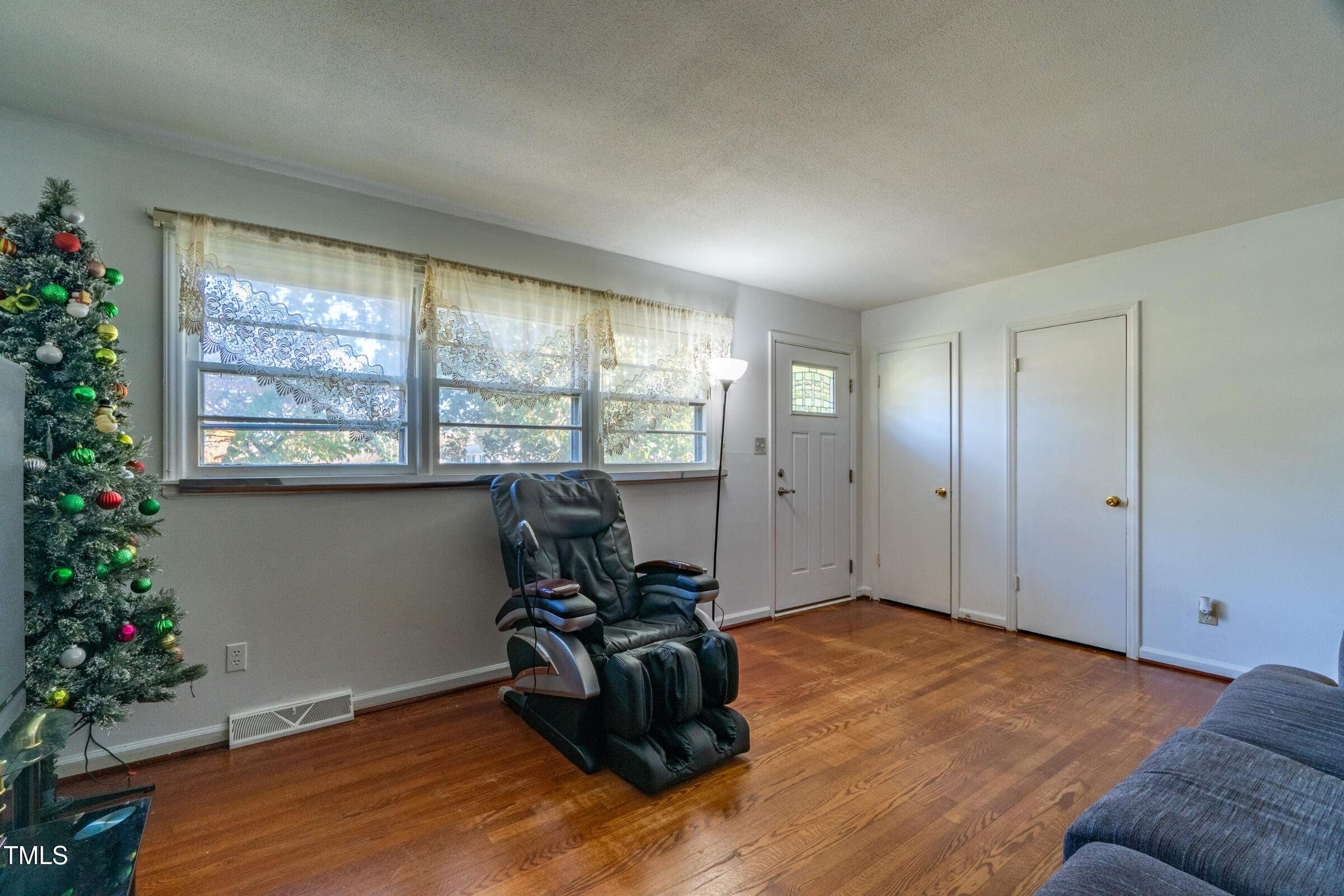 2414 Buckingham Road Burlington, NC 27217 - Photo 7 of 33 DSC08027-HDR