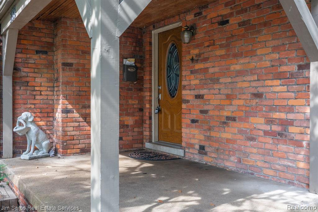 288 Moran Road Grosse Pointe Farms, MI 48236 - Photo 2 of 18
