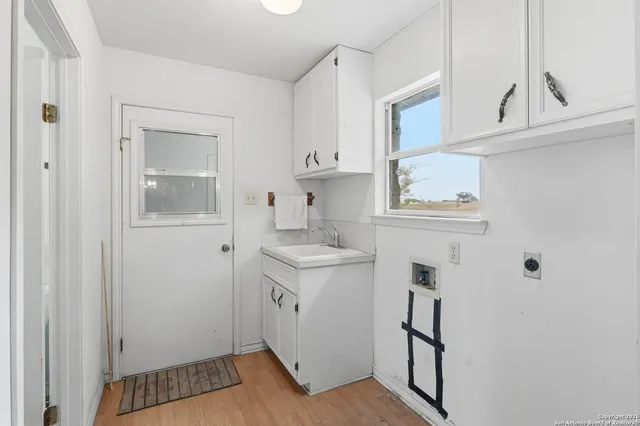 $999,000 | 9325 Farm To Market Road 1339, Martindale, TX 78655