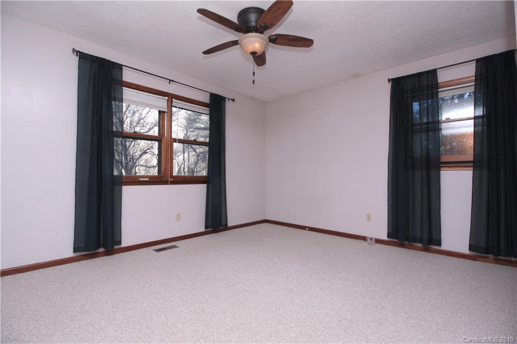 555 South Country Club Road Brevard, NC 28712 - Photo 14 of 21 Gallery Image 14
