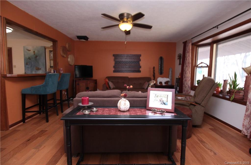 555 South Country Club Road Brevard, NC 28712 - Photo 3 of 21 Gallery Image 3