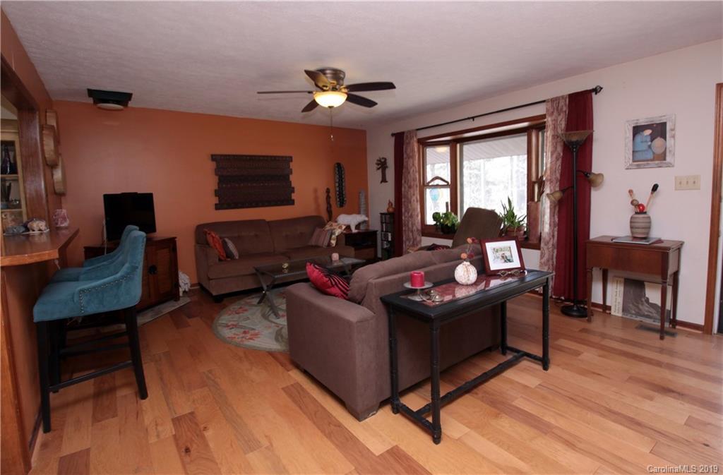 555 South Country Club Road Brevard, NC 28712 - Photo 4 of 21 Gallery Image 4
