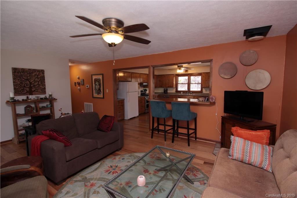 555 South Country Club Road Brevard, NC 28712 - Photo 5 of 21 Gallery Image 5