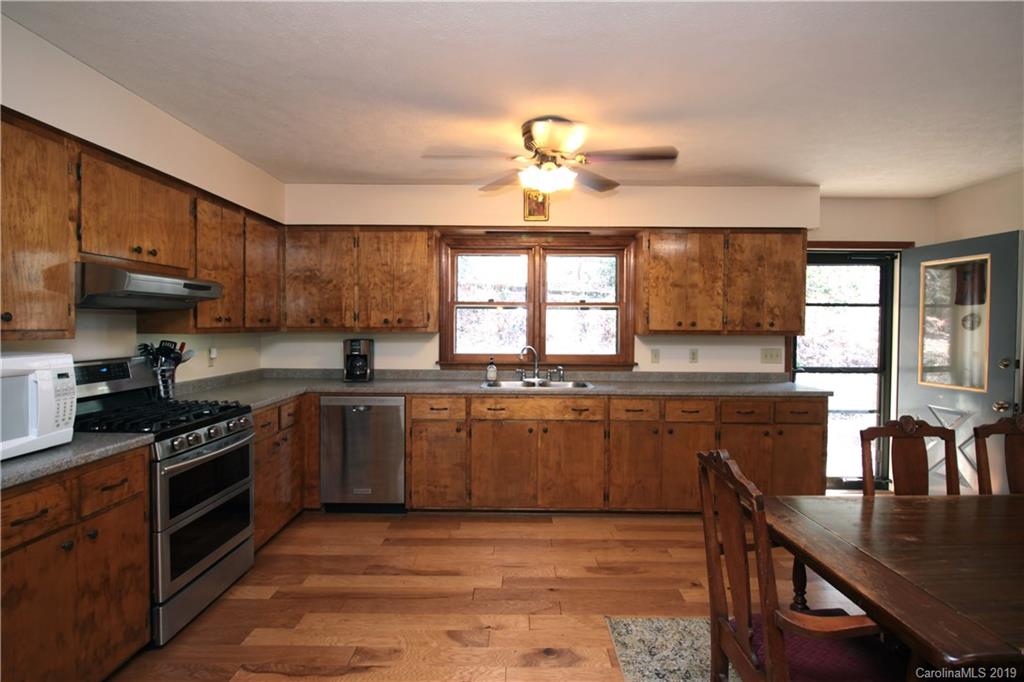 555 South Country Club Road Brevard, NC 28712 - Photo 8 of 21 Gallery Image 8
