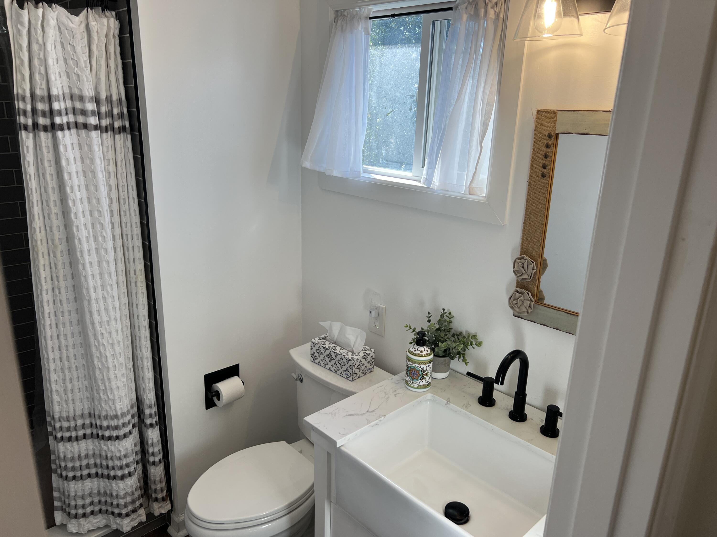N3178 Poplar Road Geneva, WI 53147 - Photo 20 of 39 2nd Fl Bath