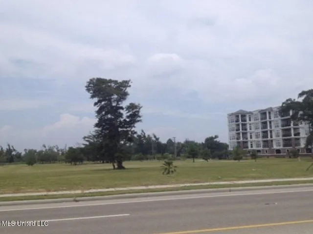 $879,000 | 26300 Highway 90, Pass Christian, MS 39571