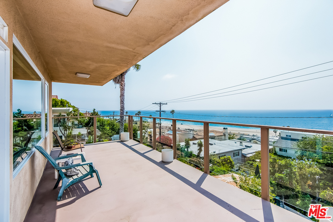 7203 Rindge Avenue Playa del Rey, CA 90293 - Photo 1 of 27