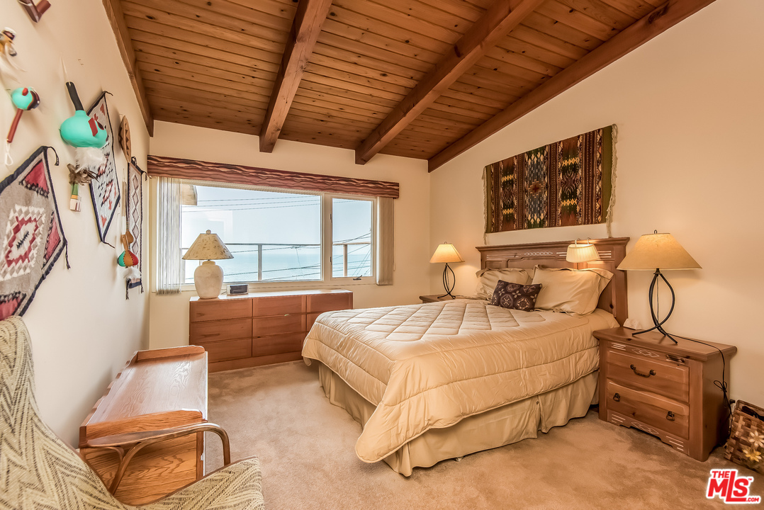 7203 Rindge Avenue Playa del Rey, CA 90293 - Photo 12 of 27