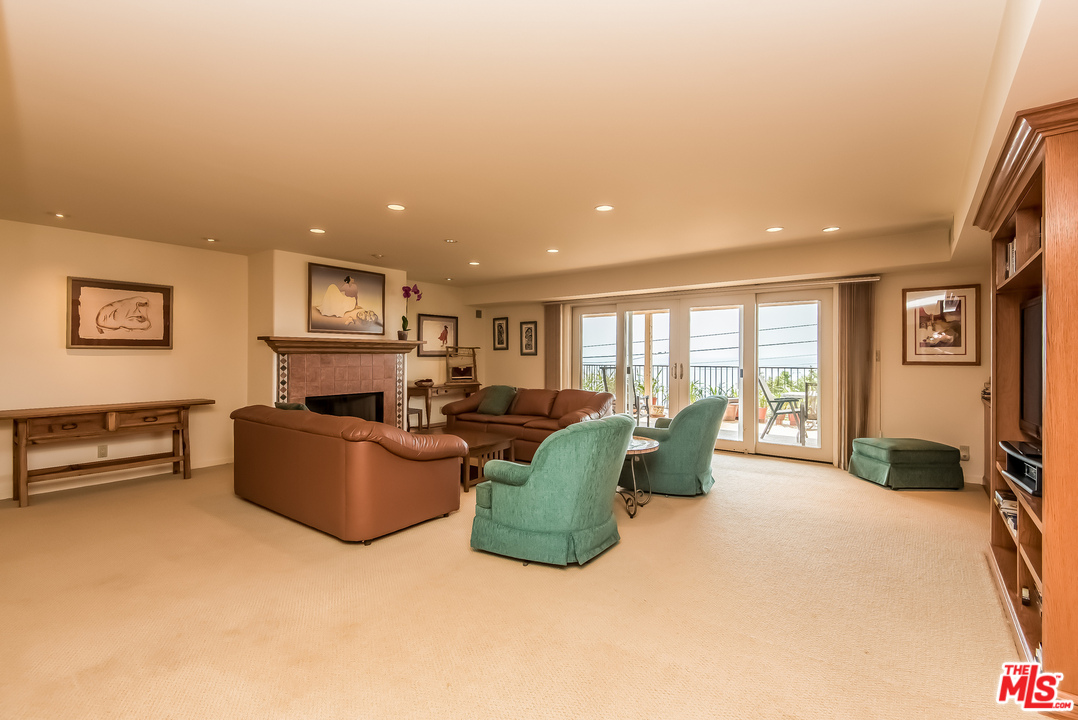 7203 Rindge Avenue Playa del Rey, CA 90293 - Photo 14 of 27