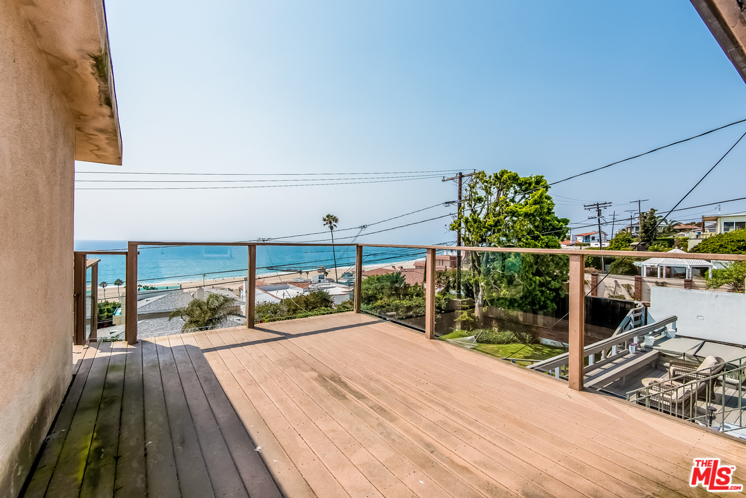 7203 Rindge Avenue Playa del Rey, CA 90293 - Photo 18 of 27