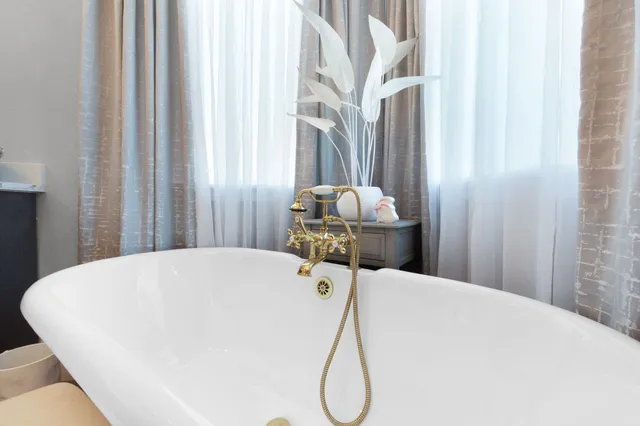 $699,800 | 908 Sandy Mountain Drive, Sunrise Beach, TX 78643