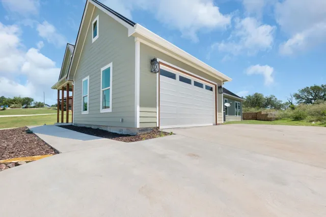 $699,800 | 908 Sandy Mountain Drive, Sunrise Beach, TX 78643