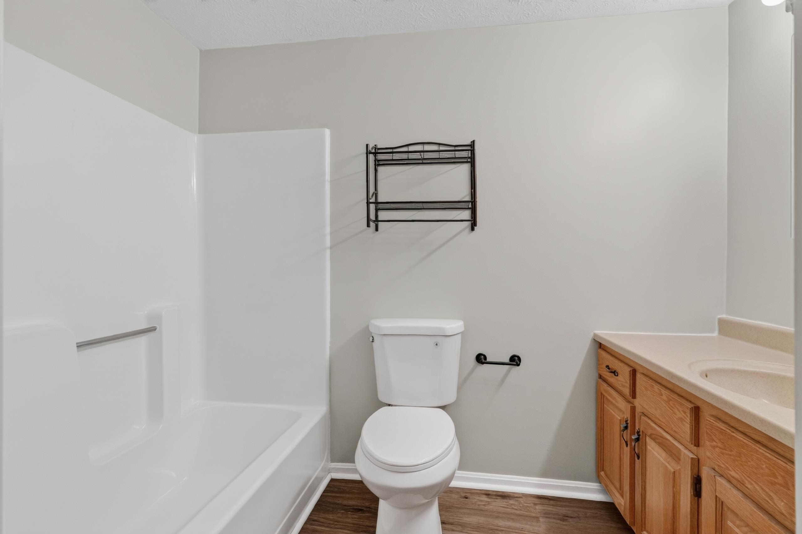 94 Pullman Street Manchester, NH 03103 - Photo 23 of 37