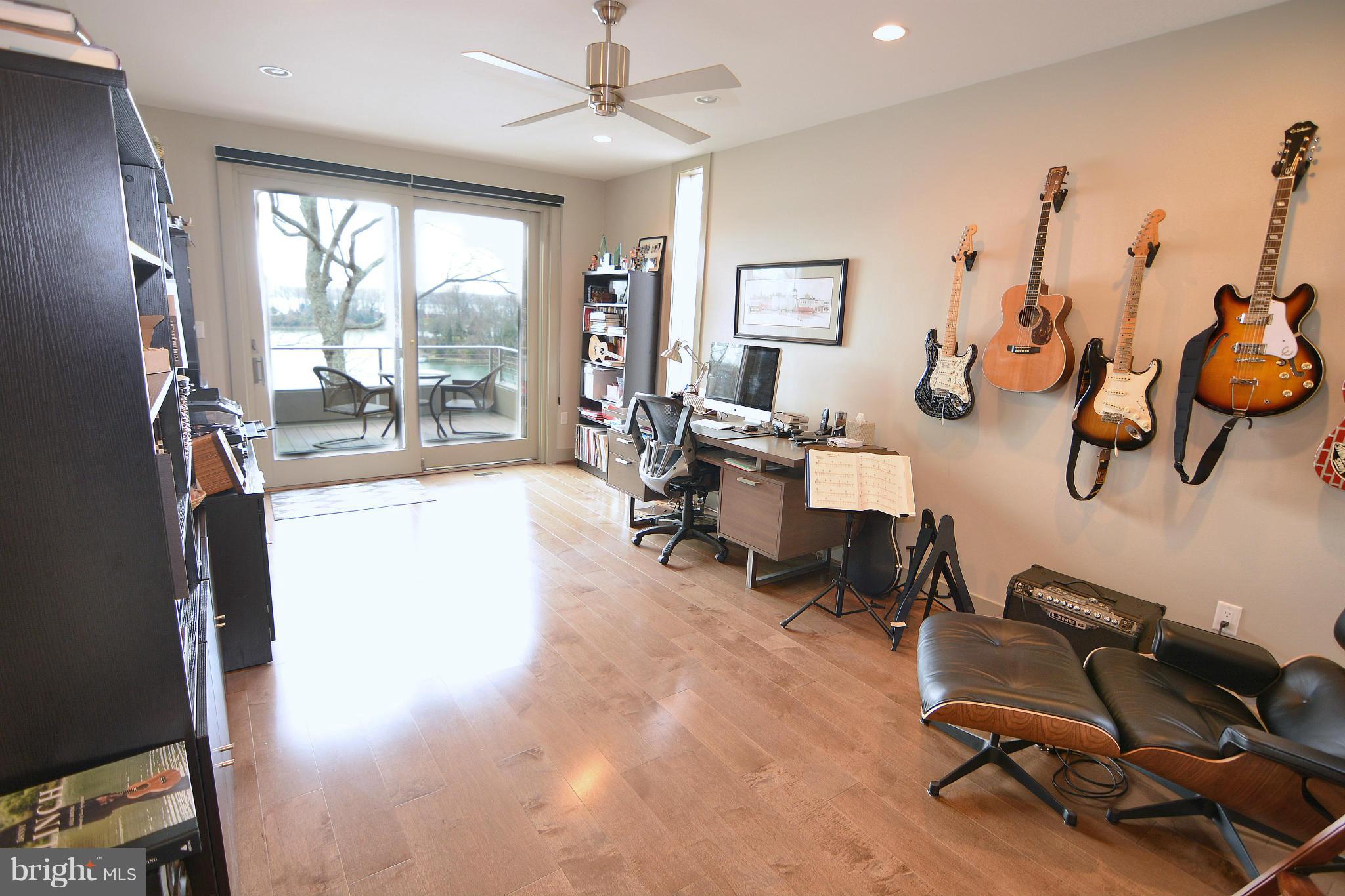 1252 Fenwick Garth Arnold, MD 21012 - Photo 15 of 30 a very nice looking room with many windows and furniture