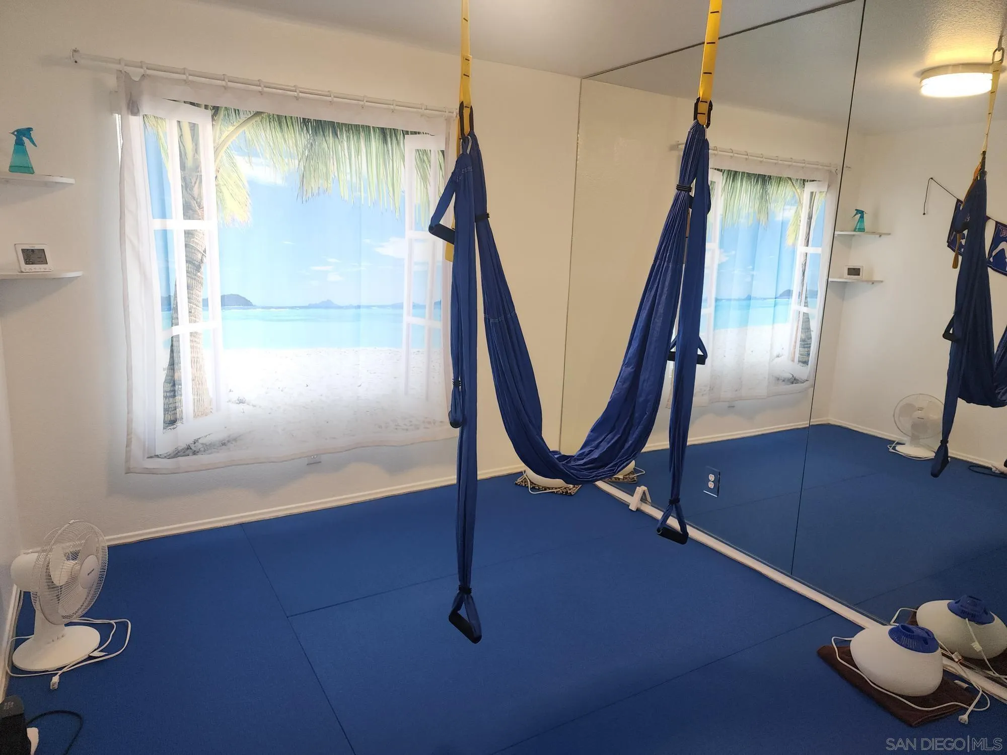 2332 Summerhill Drive Encinitas, CA 92024 - Photo 16 of 28 a view of entryway