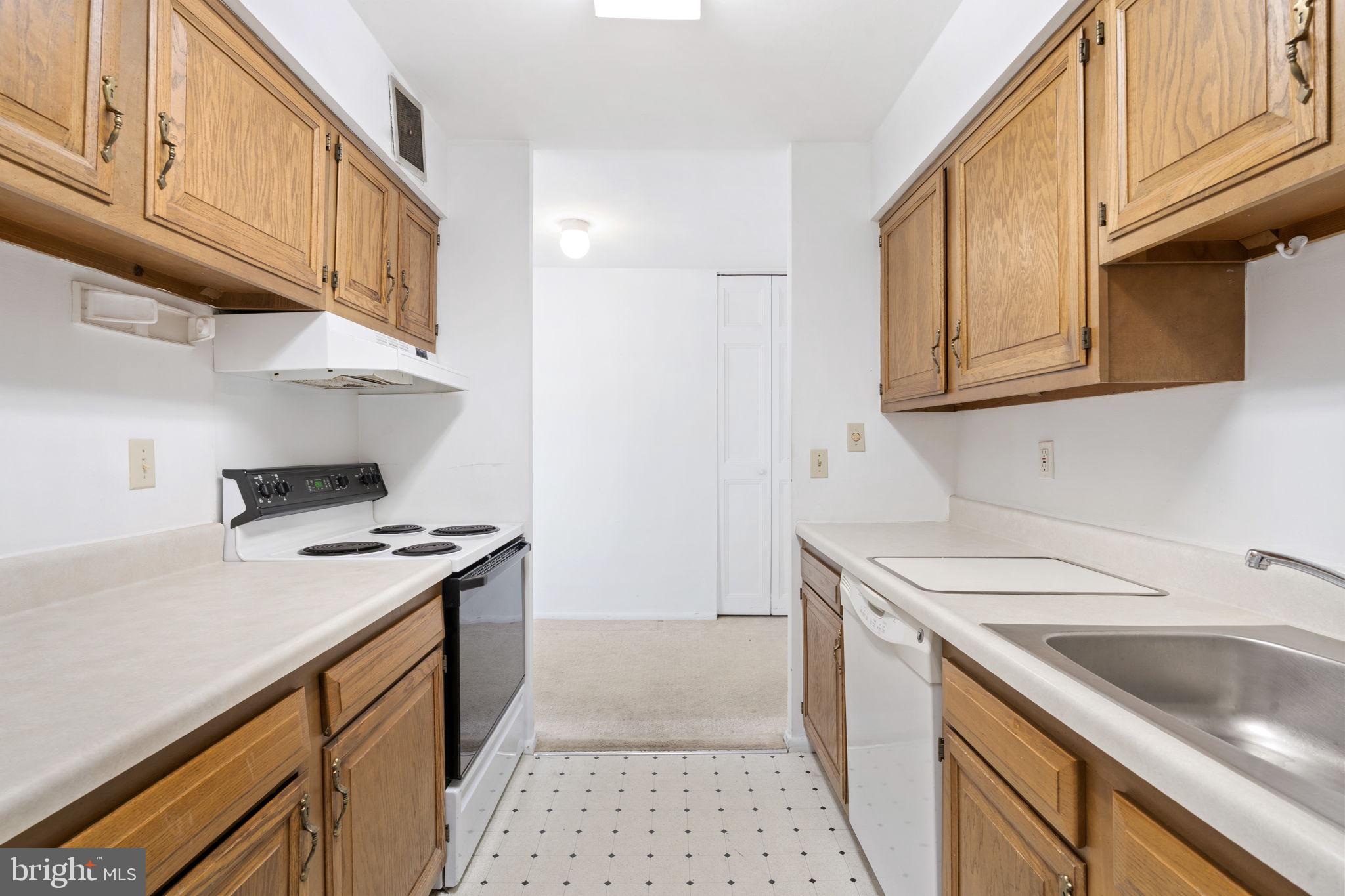 1420 Locust Street, Unit 7M Philadelphia, PA 19102 - Photo 12 of 53