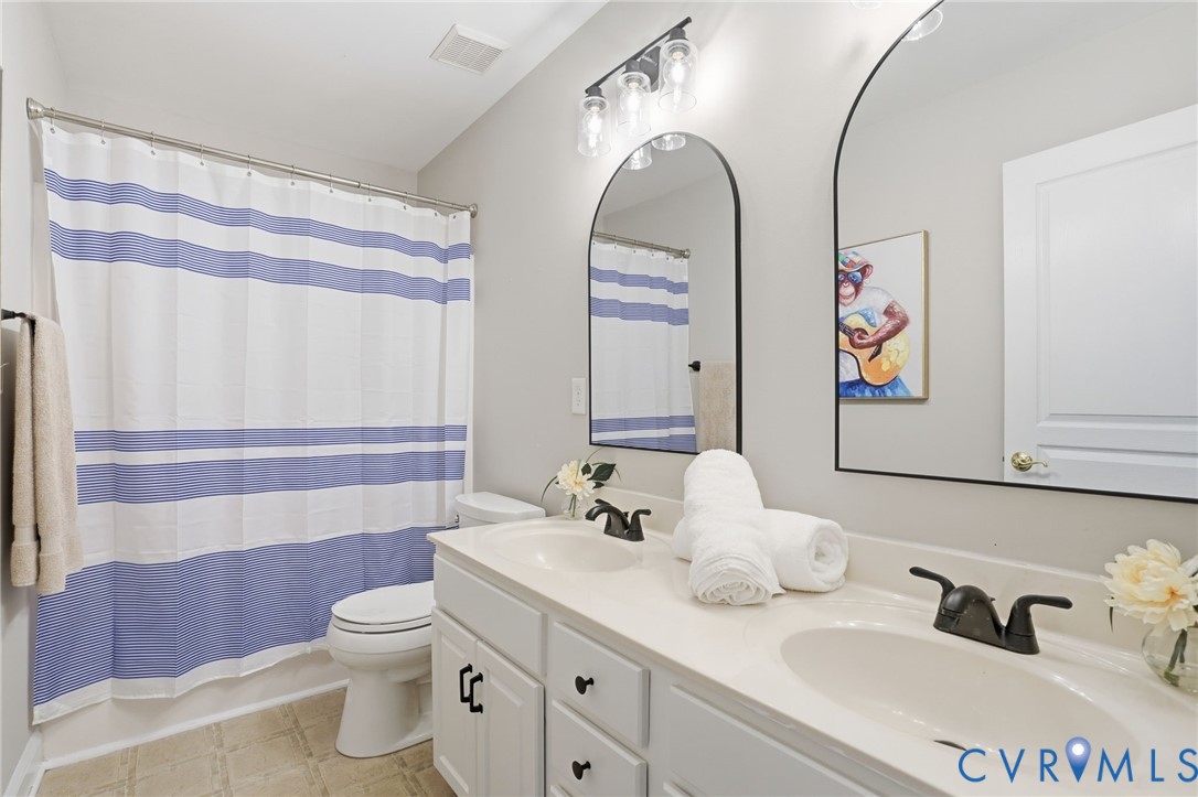 4649 Jennway Loop Moseley, VA 23120 - Photo 37 of 69 2nd floor hall bath