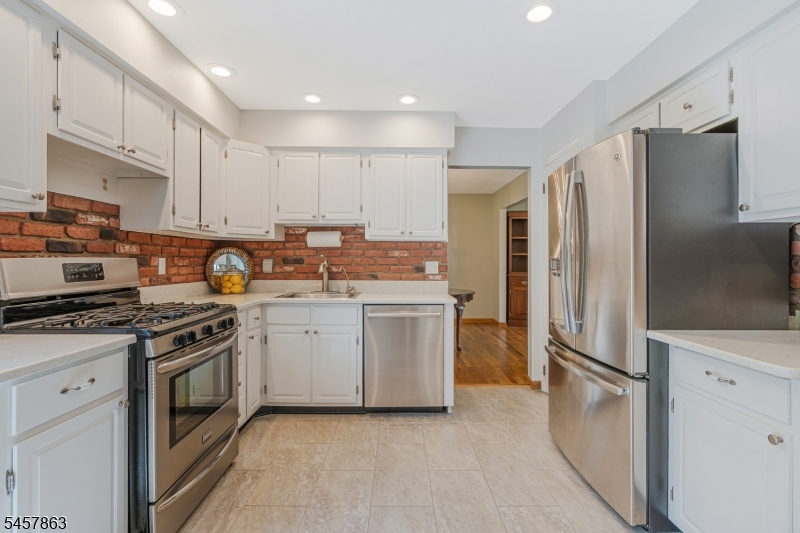 258 Dutch Farm Road Bridgewater, NJ 08807 - Photo 15 of 38 Gallery Image 15
