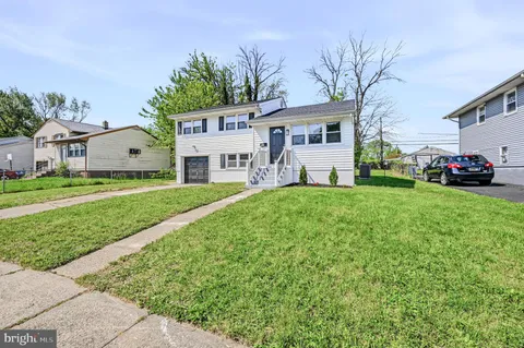 $365,000 | 42 Briarcliff Drive, New Castle, DE 19720