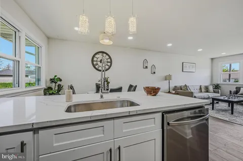 $365,000 | 42 Briarcliff Drive, New Castle, DE 19720