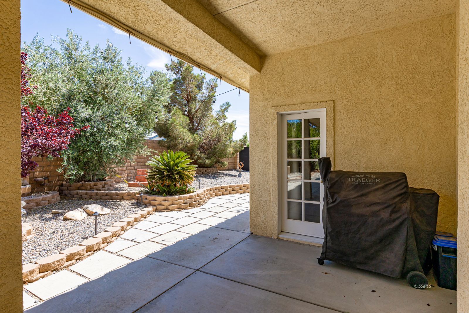 107 Brianna Street Ridgecrest, CA 93555 - Photo 47 of 50 a living room with a couch