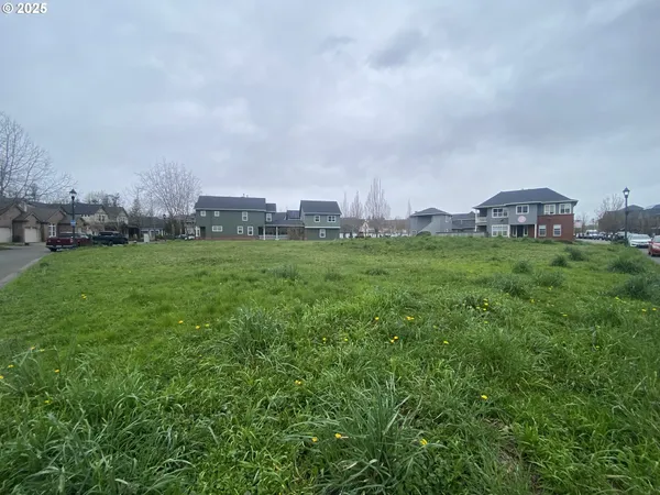 $594,900 | 1305 Northeast Village Street, Fairview, OR 97024