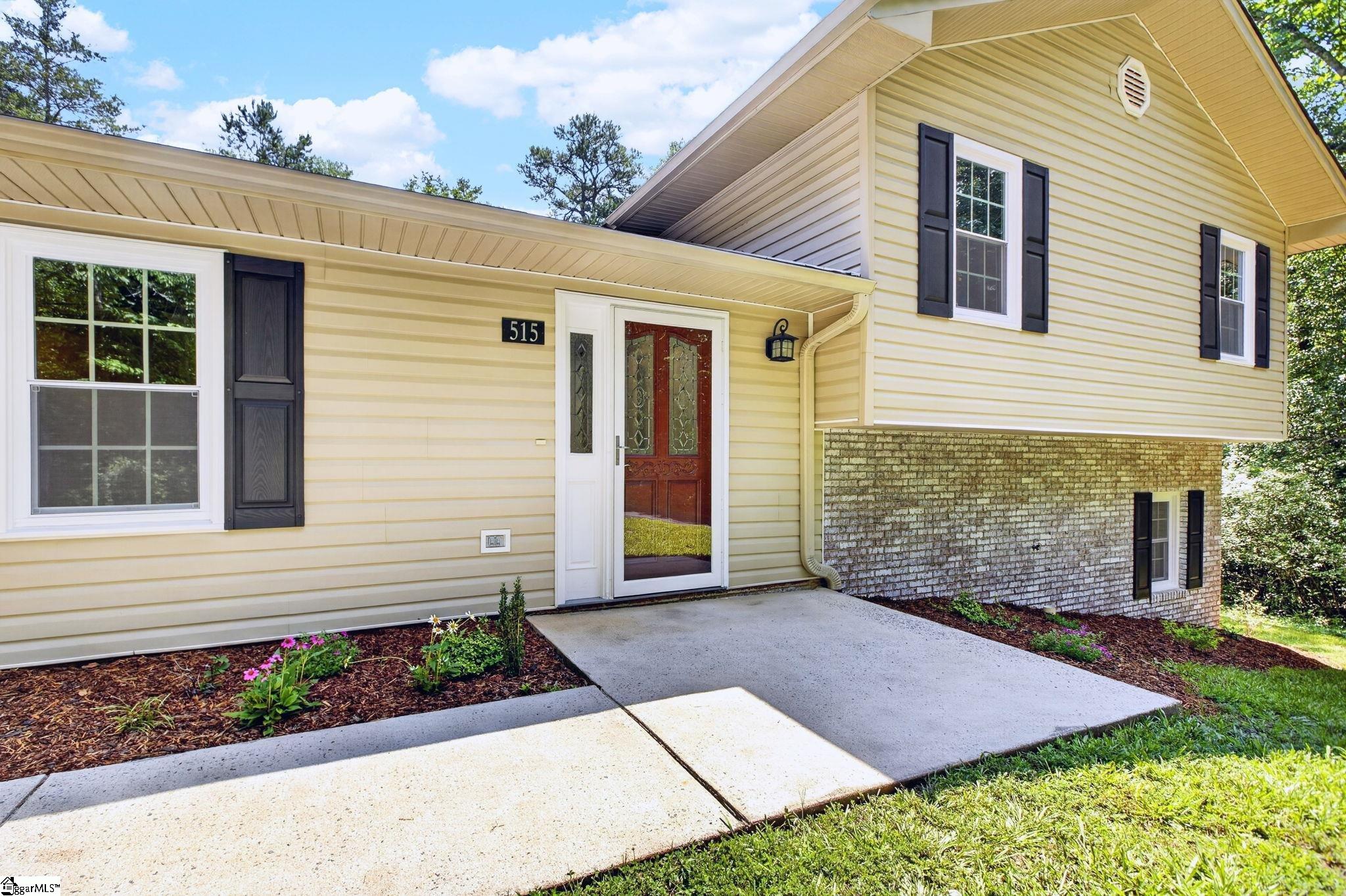 515 Hartwell Drive Seneca, SC 29672 - Photo 4 of 50