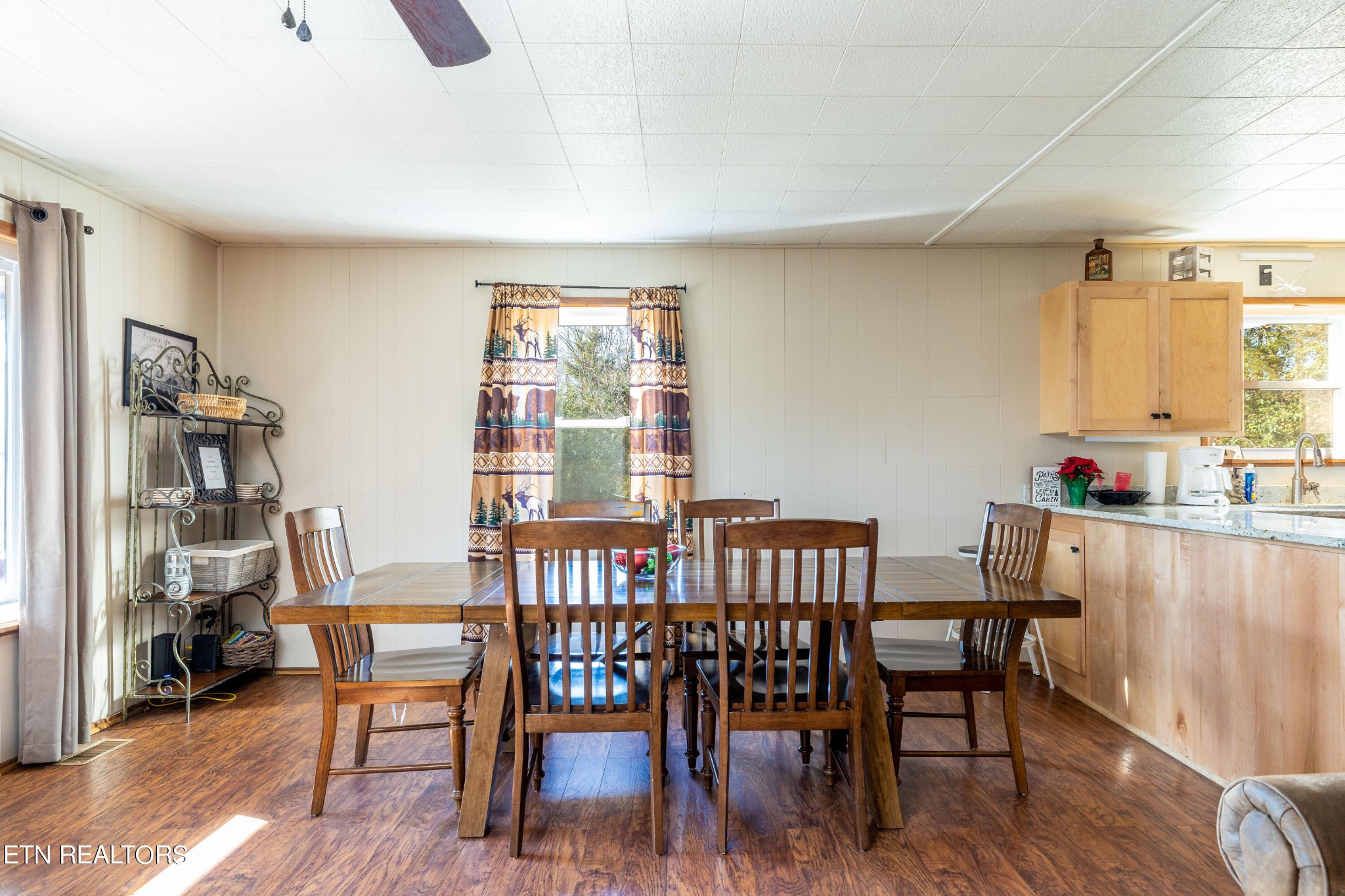 1304 Matthews Hollow Road Sevierville, TN 37876 - Photo 16 of 45 Gallery Image 16