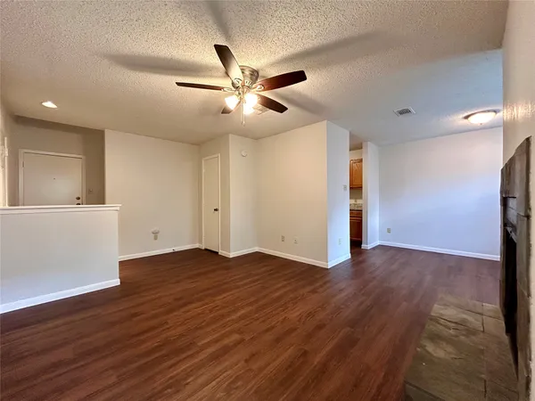 $1,195 | 8910 Schick Road, Unit D, Austin, TX 78729