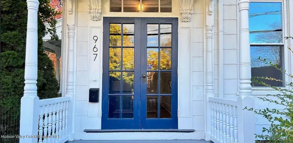$3,350 | 967 Columbia Street, Hudson, NY 12534