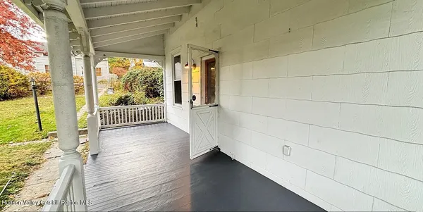 $3,350 | 967 Columbia Street, Hudson, NY 12534