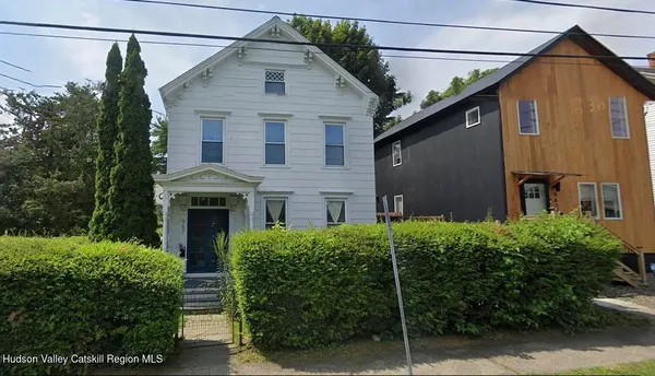$3,350 | 967 Columbia Street, Hudson, NY 12534