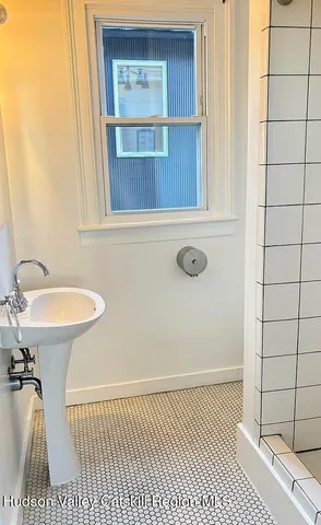 $3,350 | 967 Columbia Street, Hudson, NY 12534