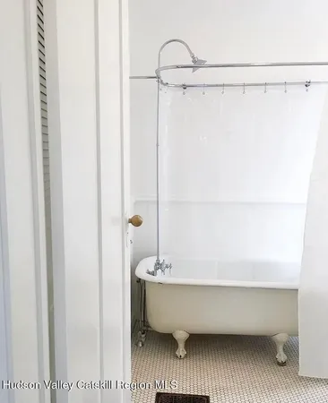 $3,350 | 967 Columbia Street, Hudson, NY 12534