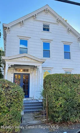 $3,350 | 967 Columbia Street, Hudson, NY 12534