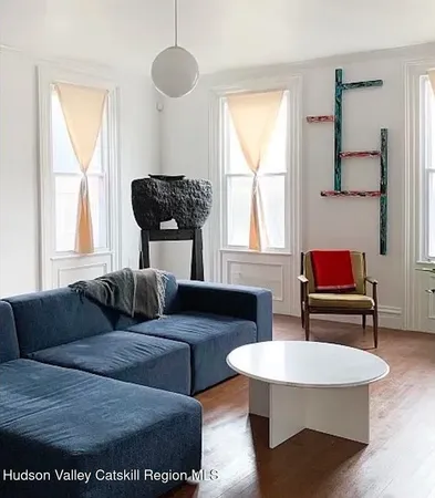 $3,350 | 967 Columbia Street, Hudson, NY 12534